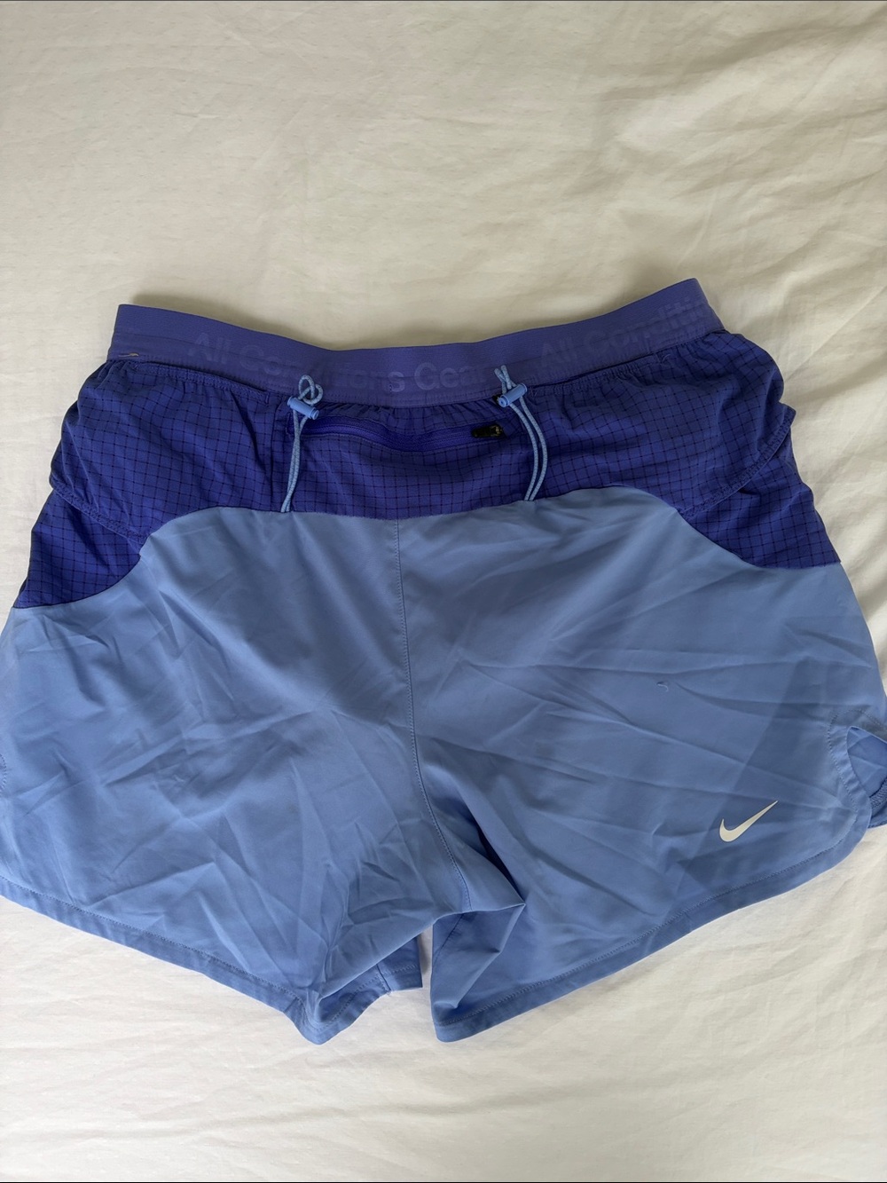 Nike ACG Men’s Two-Tone Blue Athletic Shorts - Picture 2 of 3